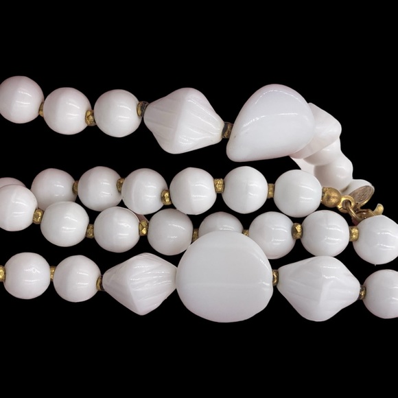 Vintage Signed Miriam Haskell Long Milk Glass Bead Necklace - Picture 2 of 5